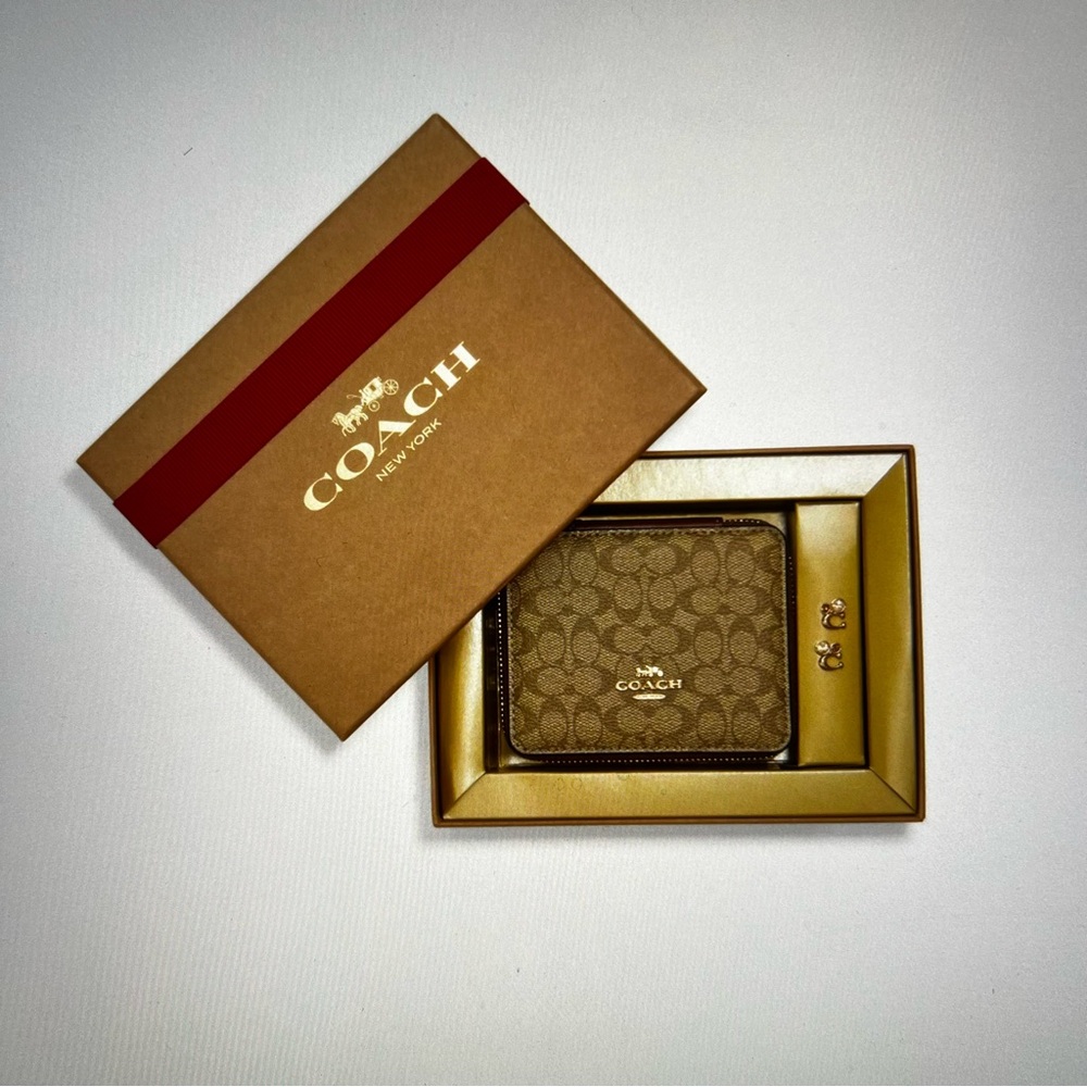 Coach Boxes Jewelry Box and earrings set in signature canvas